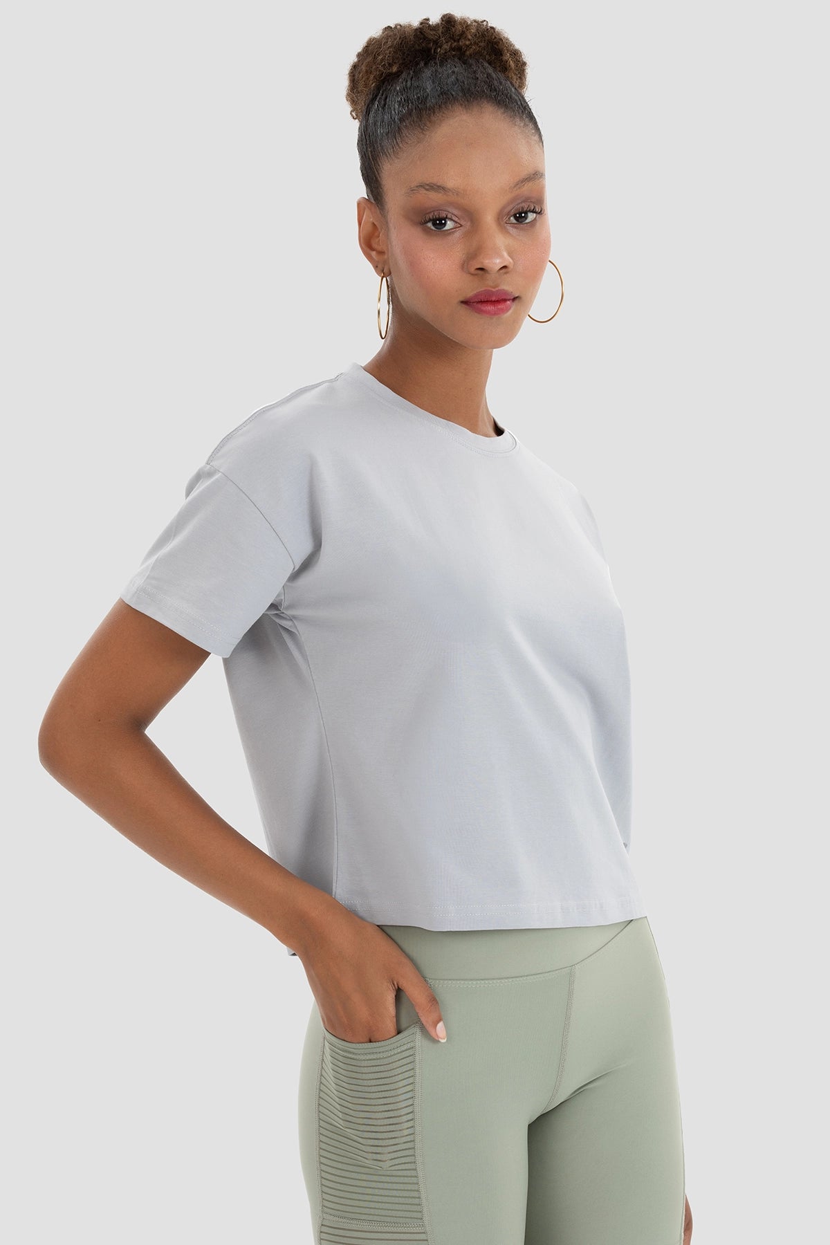 VERNAZA - Oversized Crop T-Shirt