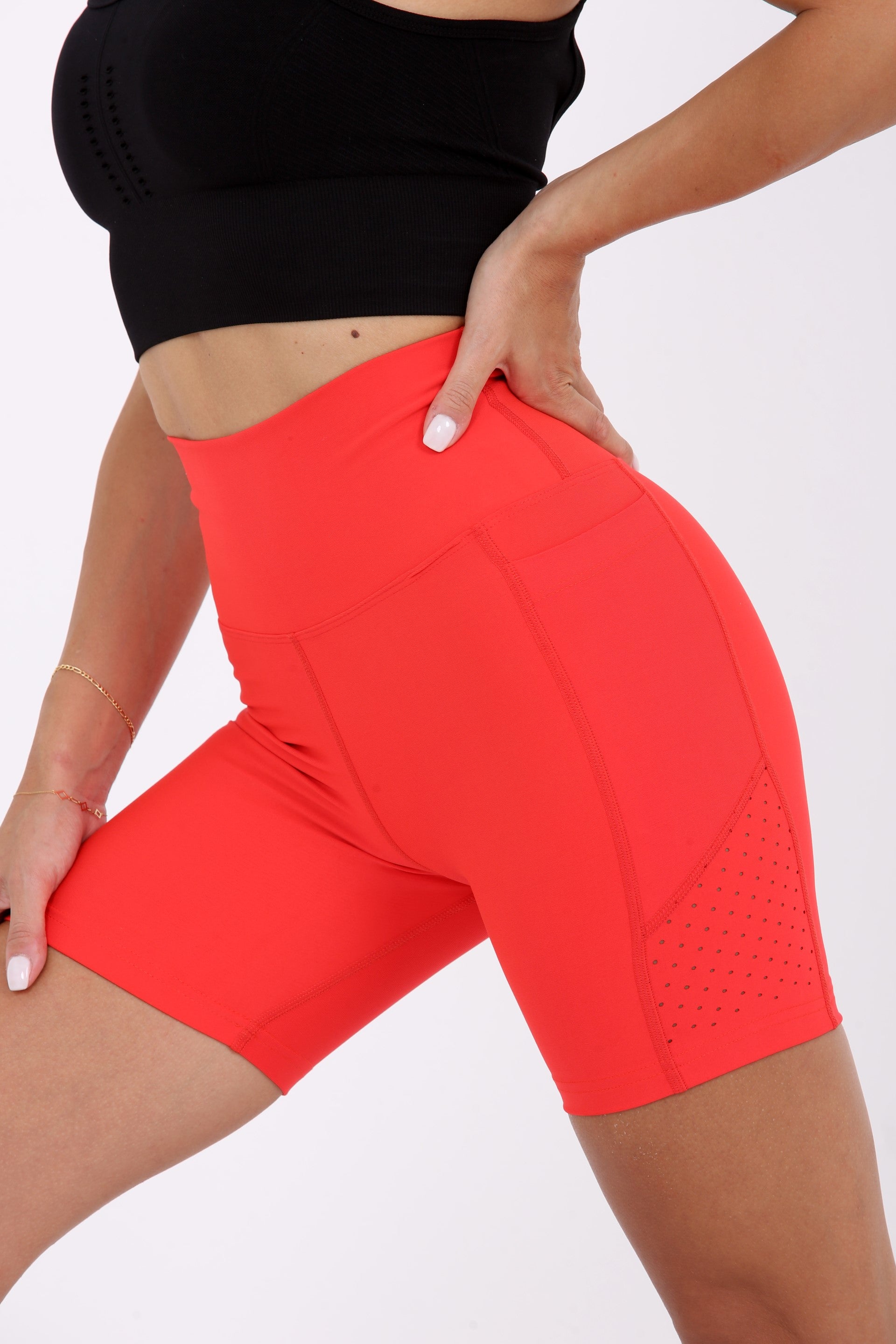 OSLO - Laser-Cut Pocket Short Biker
