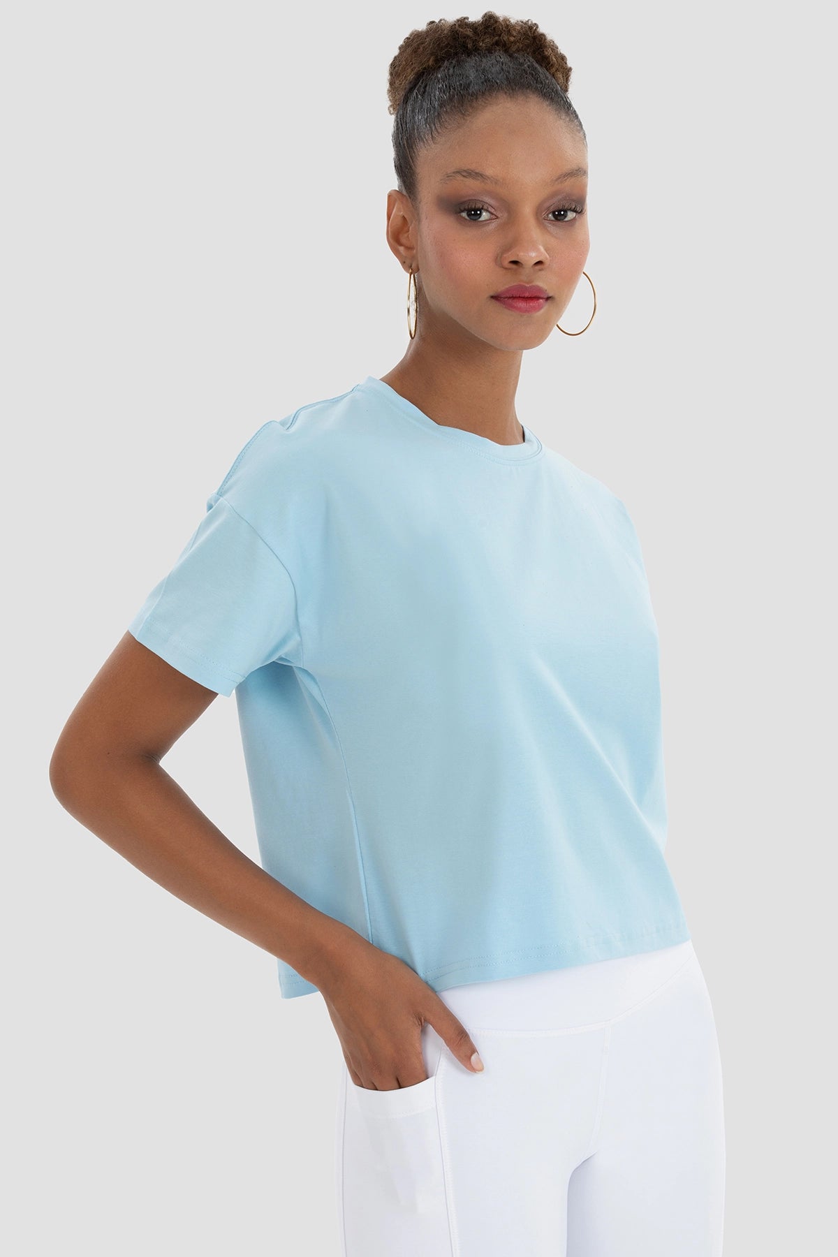 VERNAZA - Oversized Crop T-Shirt
